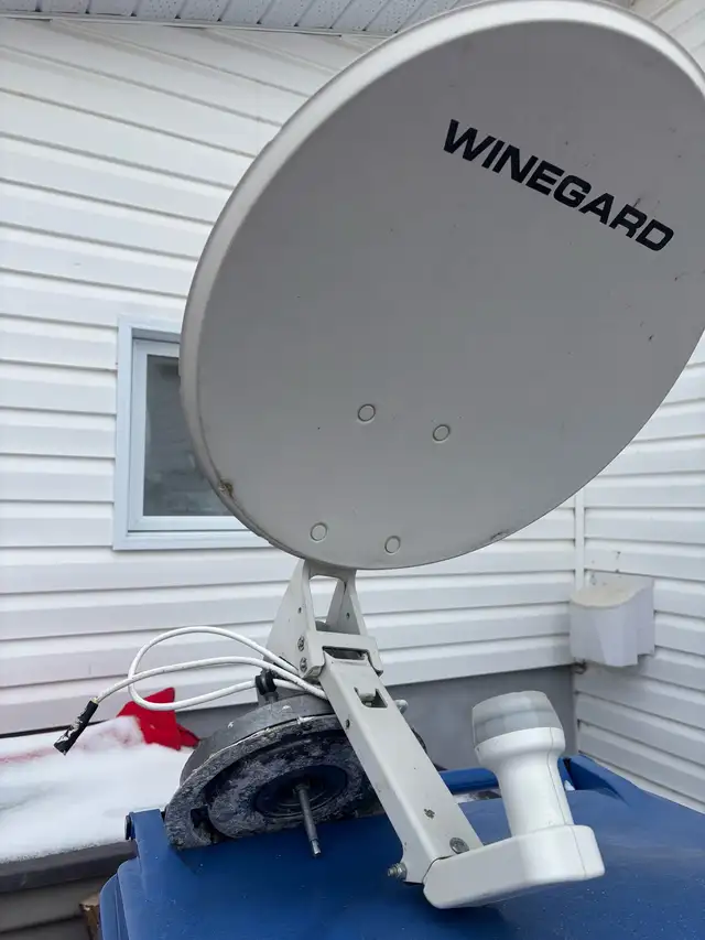 Antenne satellite Winegard pour VR in RV & Camper Parts & Accessories in Gaspé - Image 3