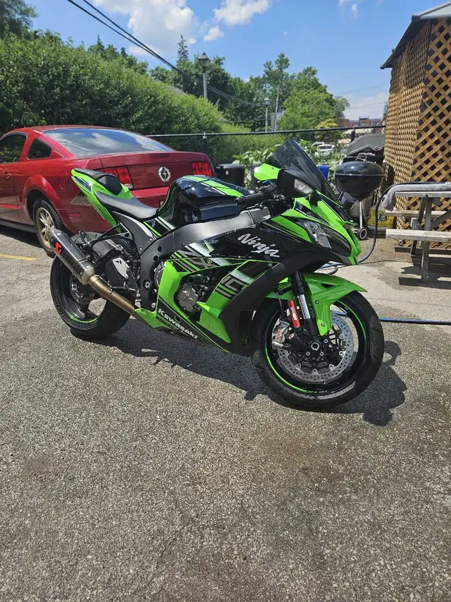 Kawasaki ninja. zx10r  krt edition in Sport Bikes in Oakville / Halton Region - Image 5