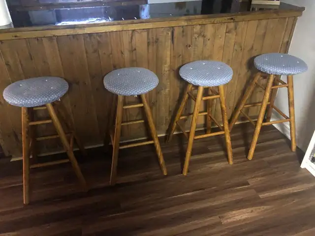 5 Wooden Bar Stools in Other in St. Catharines - Image 3