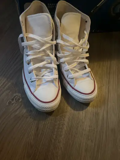 Taille 7.5 jamais portée