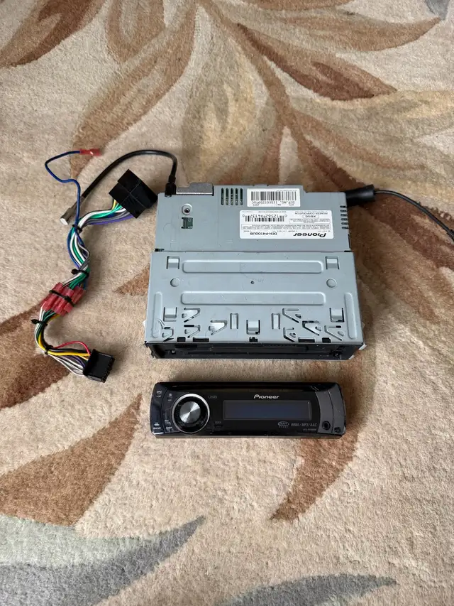Pioneer DEH-P4100UB Car Stereo in Stereo Systems & Home Theatre in Calgary - Image 6