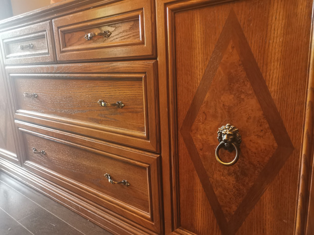 Oak bedroom set in Multi-item in Oshawa / Durham Region - Image 4