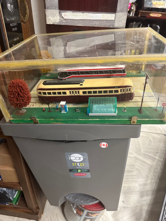 RARE T.T.C. ONE OF A KIND BUS AND STREET CAR DISPLAY! in Toys & Games in Mississauga / Peel Region - Image 4