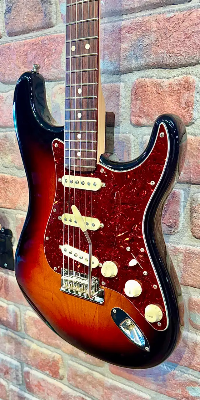 Fender American Pro Stratocaster 2018584654978862950402