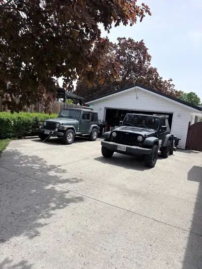 One owner jeep wrangler. Auto with working air. Runs and drives great. Was a daily driver till last...