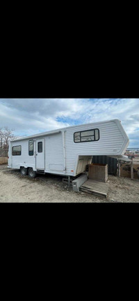 PRICED TO SELL, TRAVEL TRAILER CAMPER ONLY $1900!
