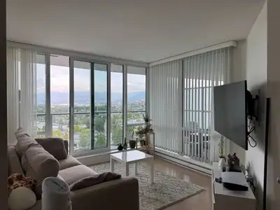 1 Bed + Den | 31st Floor | Aviara – Brentwood | July 1