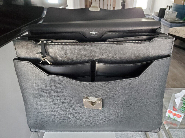 AUTHENTIC Louis Vuitton Neo Robusto Epi Briefcase in Women's - Bags & Wallets in Markham / York Region - Image 2