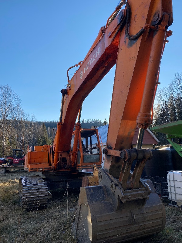 1986 Hitachi Excavator UH127 Heavy Equipment Williams Lake Kijiji
