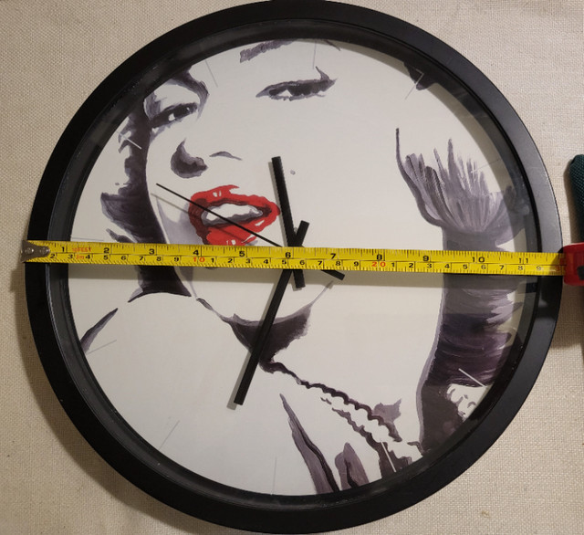 Marilyn Monroe 12” Wall Clock  Home Décor in Home Décor & Accents in Mississauga / Peel Region - Image 2
