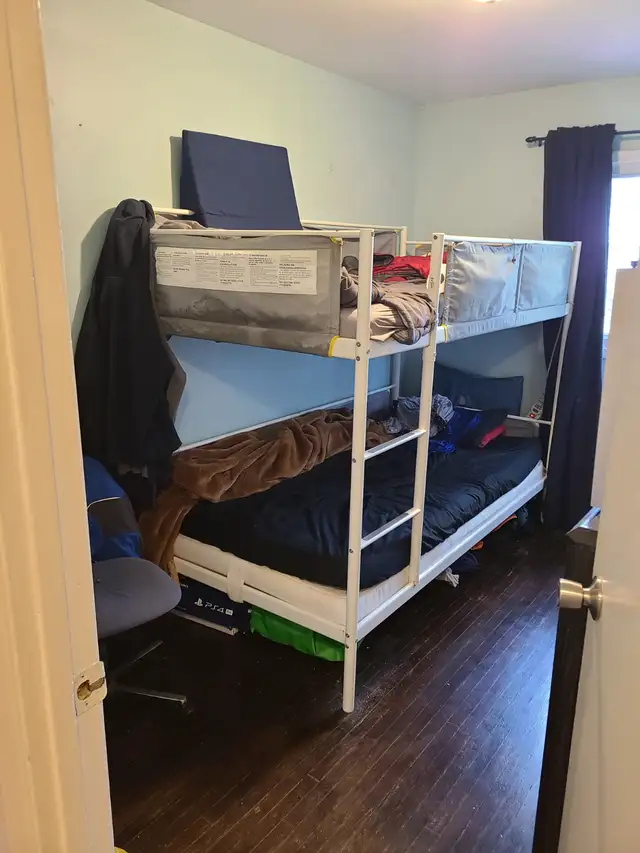 ODSP AND OW ACCEPTED sharing room with roomate available now in Room Rentals & Roommates in Mississauga / Peel Region - Image 2