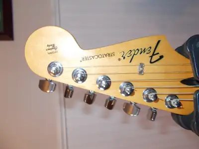 FENDER STRAT MIM    650.00, View more