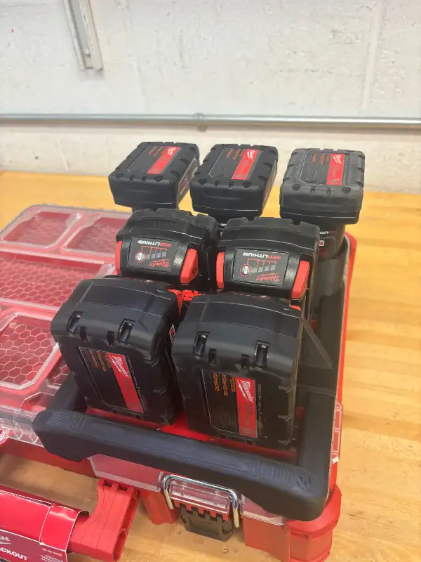 Milwaukee Packout Holder Carrier for 3x M12 and 4x M18 Batteries in Power Tools in Markham / York Region - Image 3