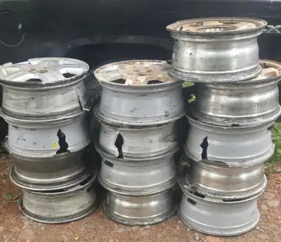 Paying Cash for your unwanted No longer usable Scrap Aluminum Rims. Rims can be bent cracked Damaged...