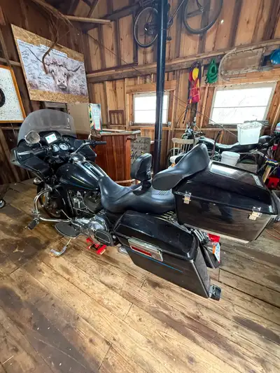41,173 kms. 96 cubic inch engine with Rinehart pipes. 150 watt Amp. Owner of bike since 2012. Enjoyi...