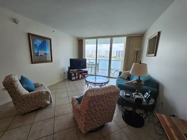 $1,450 / 2br - Marina Bay Club **Available Dec2025&Jan2026 in Florida in Canada - Image 9