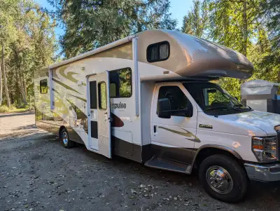 High End Quality", Hard to find Floorplan, Excellent Condition, Low KM, 63,722 ! 2013 Itasca Impulse...