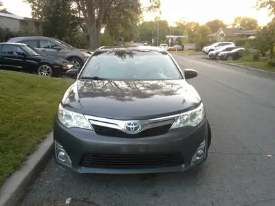 Superbe camry très bon état, air climatisé chauffage etc... tout fonctionne, très économique