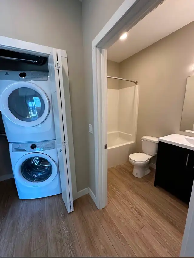 APRIL FREE   EXTRA INCENTIVE FOR QUICK MOVE-IN