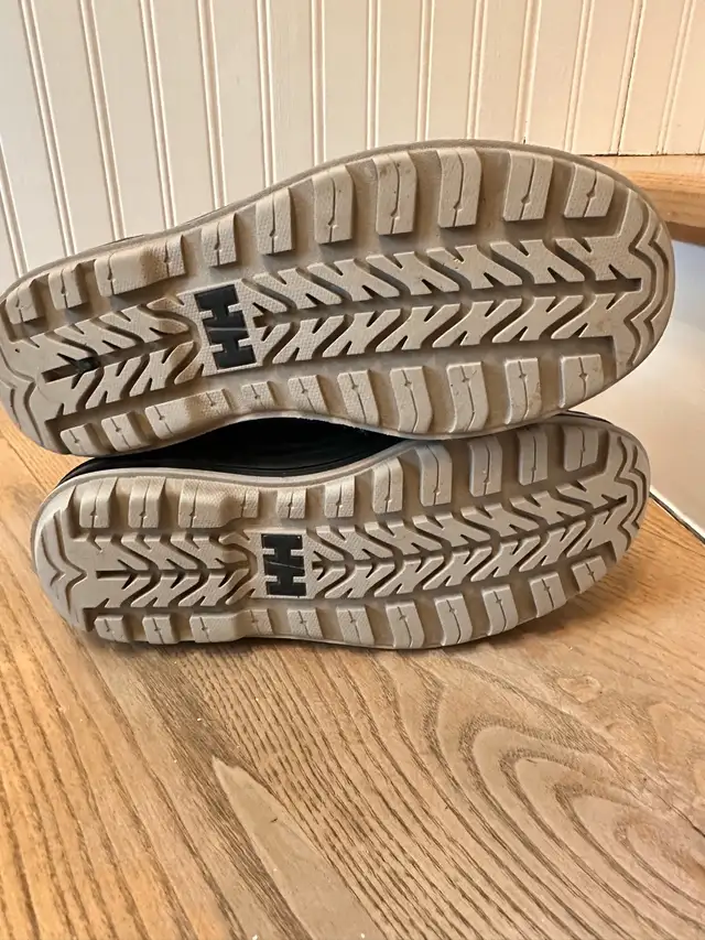 Helly Hansen Women Winter Boots Size 9 in Women's - Shoes in Bedford - Image 4