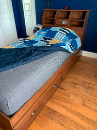 Twin bed frame with headboard (mattress not included)