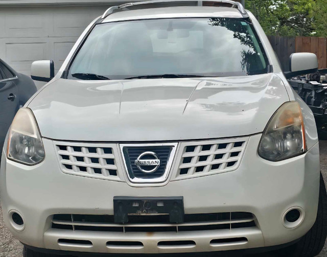 2010 Nissan rogue in Cars & Trucks in London