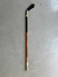 Bauer vapor V2 hockey stick right handed 