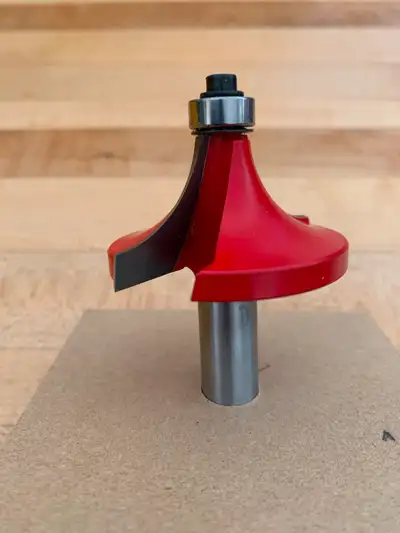 Freud 3/4 inch radius roundover router bit sharp and in excellent condition. 2 inch diameter 1/2 inc...