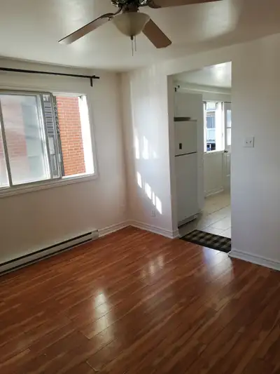 Appartement 3 ½ à louer pour le 1er septembre situé au 5466 bd Henri-Bourassa Est Montréal-Nord H1G...