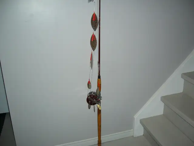 fishing rod and reel in Fishing, Camping & Outdoors in Sudbury - Image 4