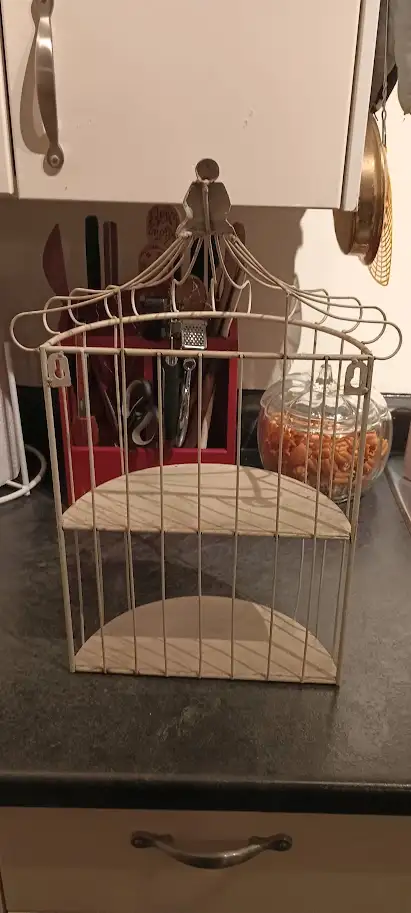 Vintage Style Shabby Chic Styled Mini Wall Shelf in Home Décor & Accents in Ottawa - Image 3