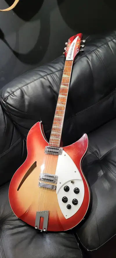 Rickenbacker 360V64 2000 6 string, View more