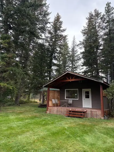 Located near Norbury Lake provincial park, in nice rural setting. Plenty of space for parking of 2 v...