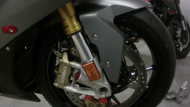 BMW oem s1000rr front rim spindle axle shaft bolt wheel holder in Other in City of Toronto - Image 2