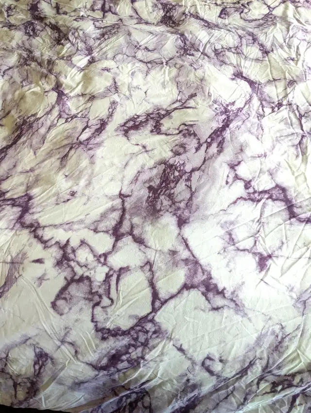 King DUVET COVER & pillowcases (purple marble) in Bedding in Ottawa - Image 3