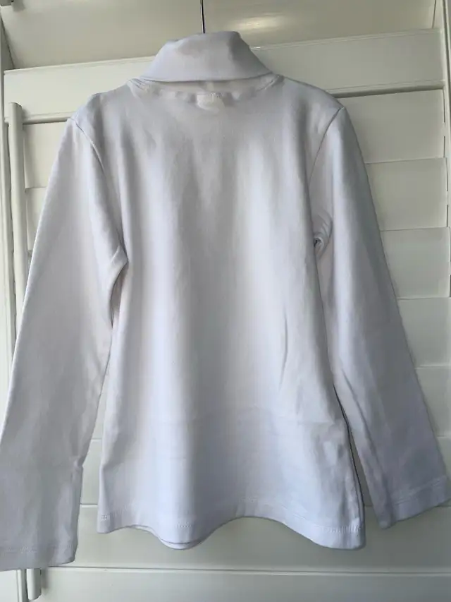 Girl's Thick Cotton White Turtle Neck (size 9) in Kids & Youth in City of Toronto - Image 3