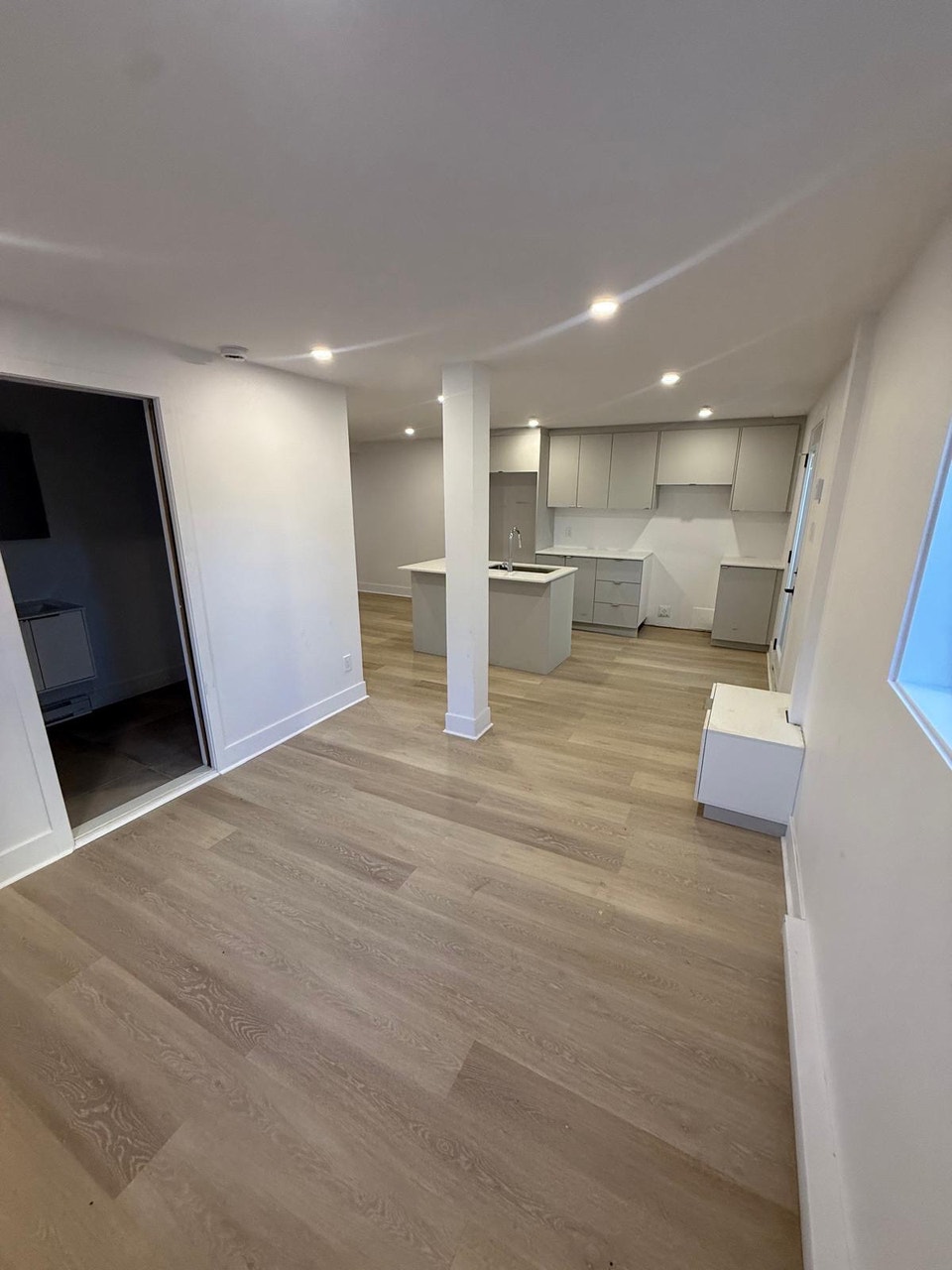 41/2 APPARTEMENTS NEUFS À LOUER — ANJOU 4