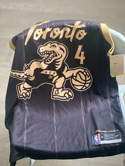 Raptors Black/Gold Barnes Jersey – Size L – NBA Toronto, View more