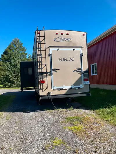 2016 Cougar SRX 326 Toy hauler. Best price on market place for this new of a toy hauler. Every thing...