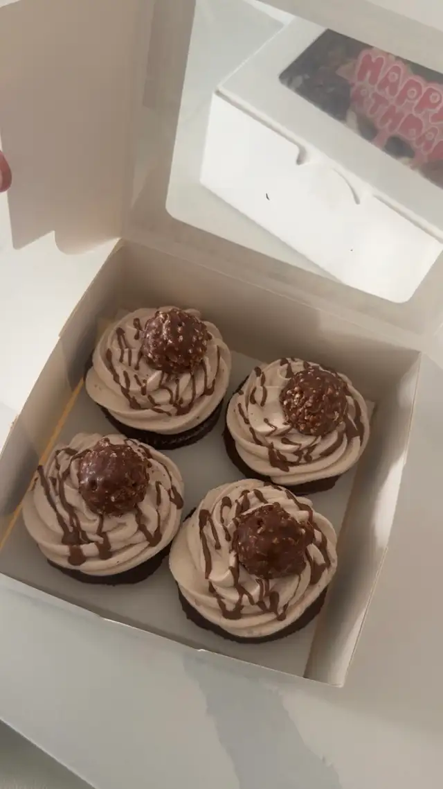Cupcakes477290058084536321
