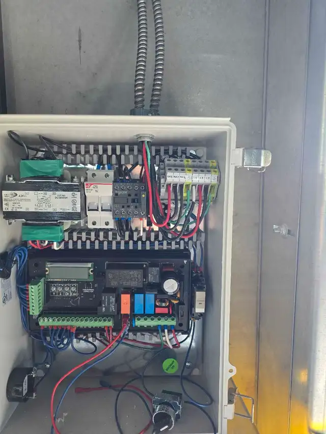 Licensed electrician 63009266377091122
