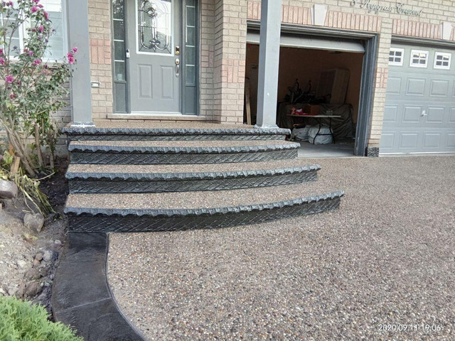 Deck and landscaping  in Outdoor Décor in Oshawa / Durham Region - Image 4