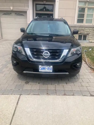 2018 Nissan Pathfinder Platinum – Fully Loaded – Approximately 100,000 km Spacious and comfortable 7...