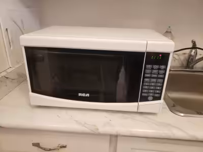 STYLISH RCA MICROWAVE GLASS DISH MISSING - YOU CAN GET IT CHEAPLY FROM KIJIJI