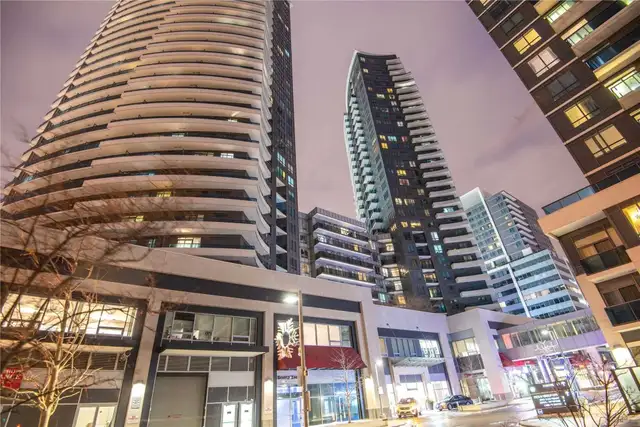 The World on Yonge Condo furnished with wifi parking Yonge&Steel