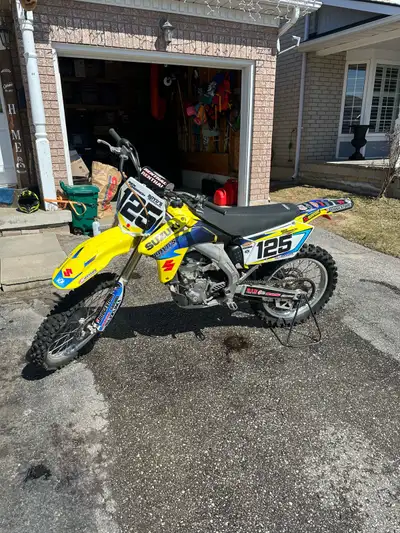 Recent oil change and carb clean/ tune up. Cleaned after every ride fresh filter cleaned and oiled n...