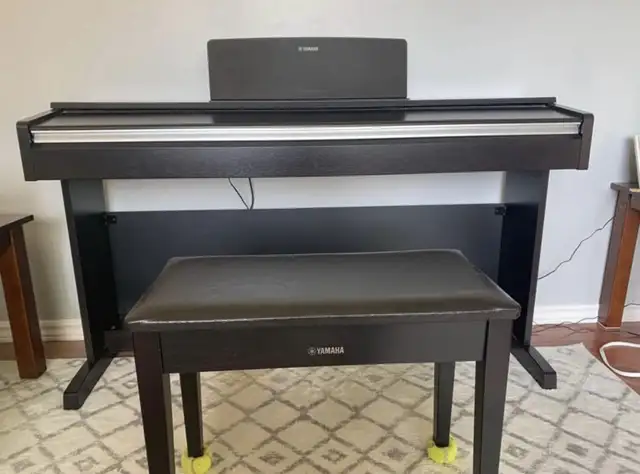 Yamaha Black Piano w/Bench in Pianos & Keyboards in Dartmouth - Image 3