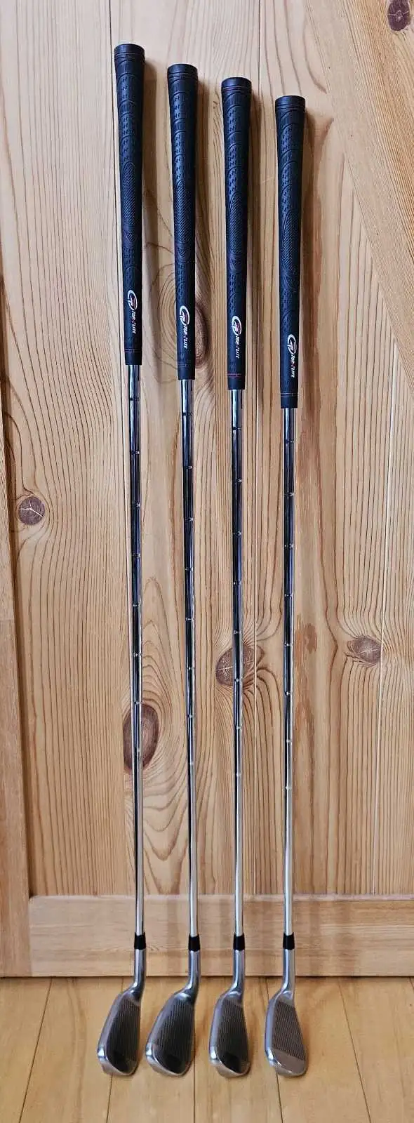 Top Flite Tour Irons — 7, 8, 9 + PW (Right-Handed) in Golf in Ottawa - Image 3