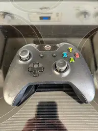 Xbox 1 games + controller