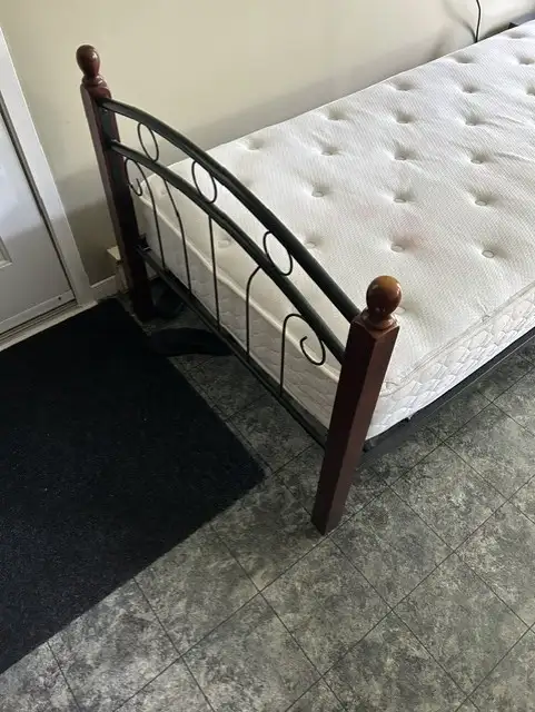 Lit et matelas enfant 39 po X 74 po. in Beds & Mattresses in Thetford Mines - Image 2